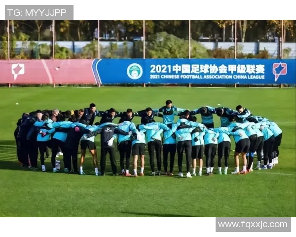 上海羽毛球队在杯赛中以63分稳居积分榜首位展现强劲实力 上海羽毛球队在杯赛中以63分稳居积分榜首位展现强劲实力