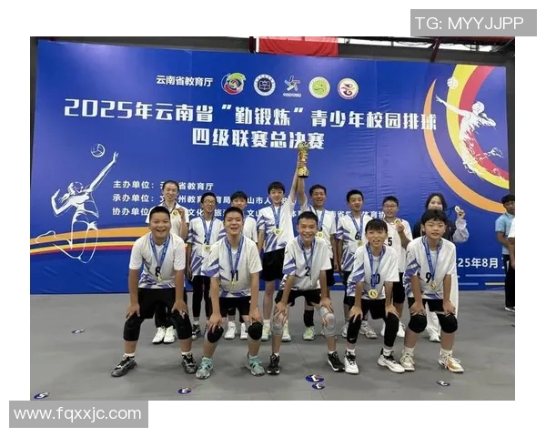 广州羽毛球队在杯赛中的拼搏历程与荣耀时刻全景回顾 广州羽毛球队在杯赛中的拼搏历程与荣耀时刻全景回顾