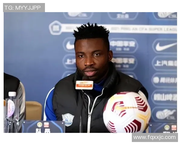 美国足球明星黑人在赛场上的辉煌成就与社会影响力探讨 美国足球明星黑人在赛场上的辉煌成就与社会影响力探讨