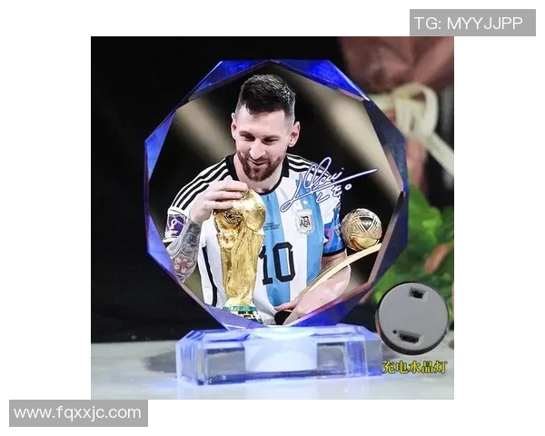 足球明星手办水晶的魅力与收藏价值探秘,打造你的专属足球梦幻世界 足球明星手办水晶的魅力与收藏价值探秘,打造你的专属足球梦幻世界